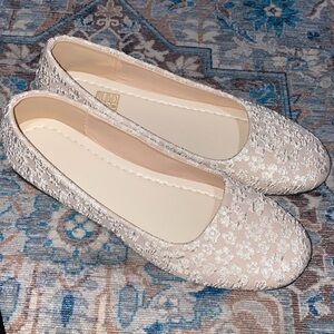 Elegant Cream Floral Women's Flats